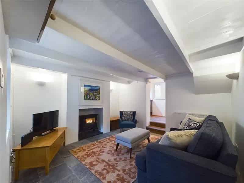 1 Bedroom Cottage for Sale Egloshayle Hill Modernized Interior