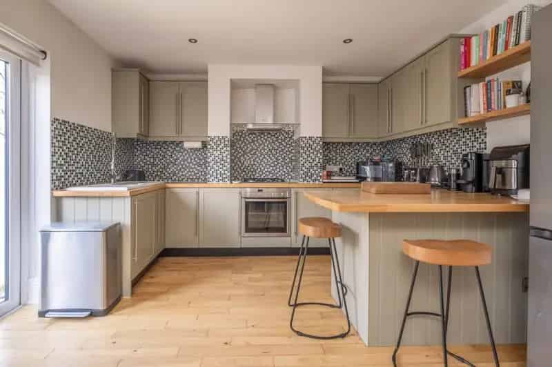 2 Bedroom Flat for Sale in West Putney