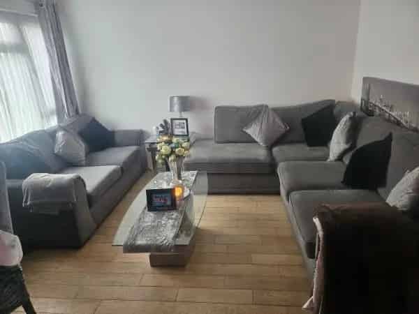 2 Bed House Near Park Tesco A1M