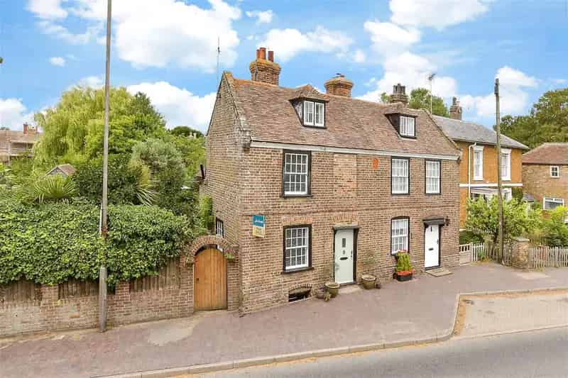 3 Bedroom Semi-Detached House for Sale in Sarre