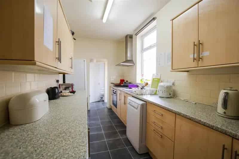 7 Bedroom Student House for Sale