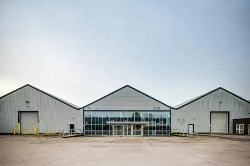 Industrial Warehouse Premises with Ancillary Offices and Yard Space