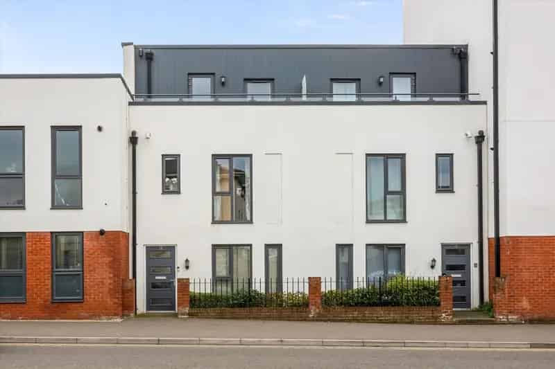 3 Bedroom Terraced House for Sale in Cheltenham