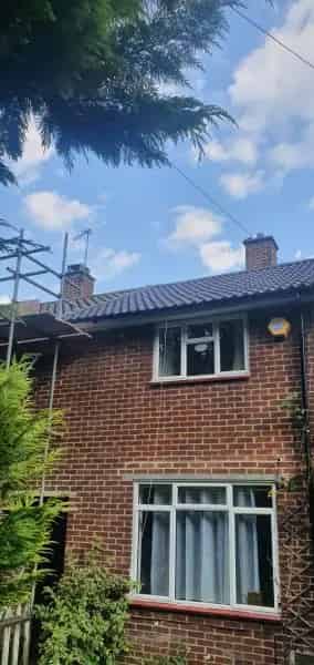House with Garden Off Street Parking Near Canal Woking Byfleet