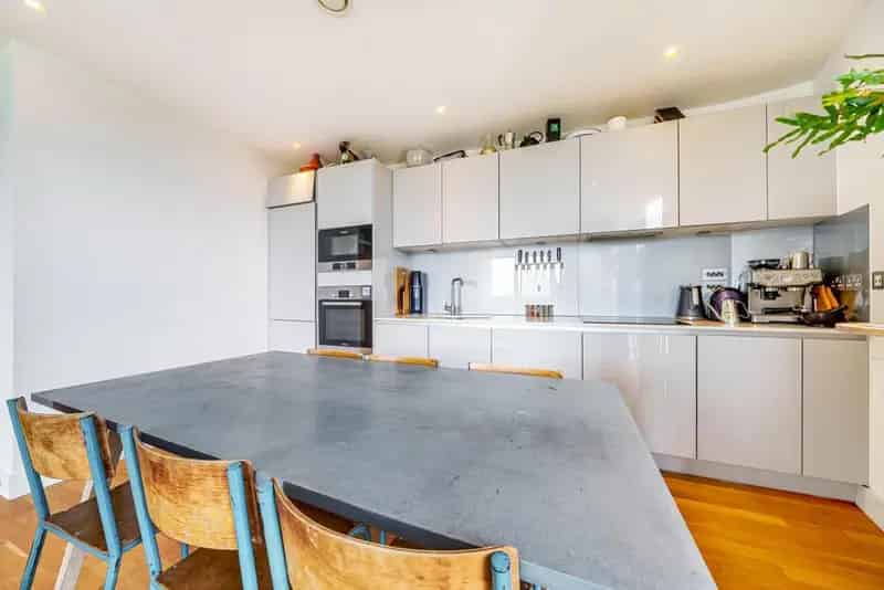 573 sq ft One Bedroom Apartment Modern Contemporary Features