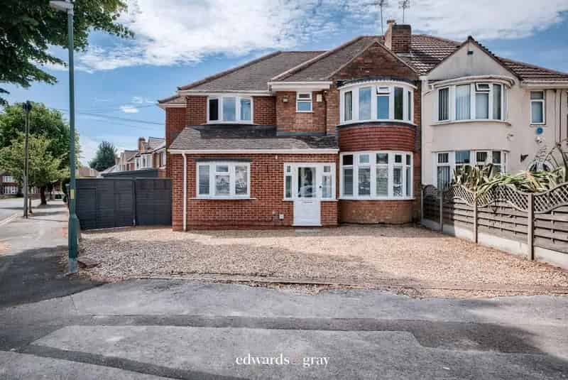 4 Bedroom Semi-Detached House for Sale