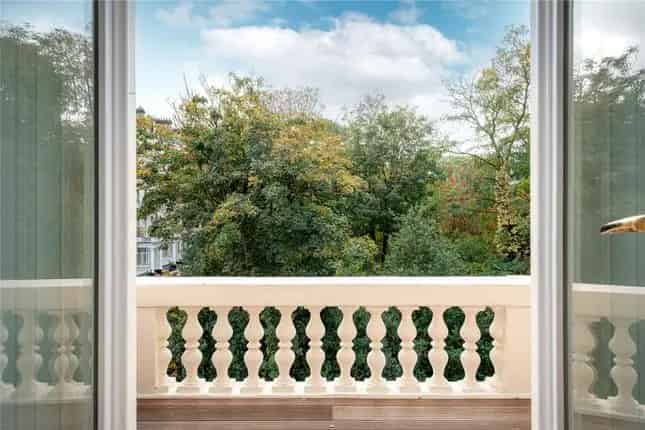 Flat for sale in Queens Gate Gardens, London SW7