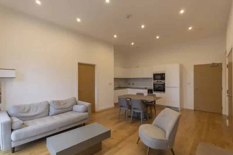 2 Bedroom Flat To Rent Available 20062025