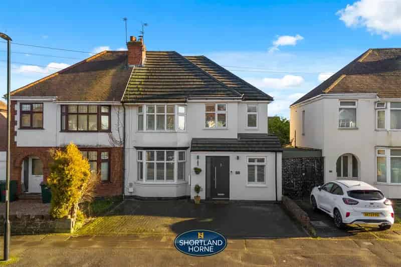 4 Bedroom Semi Detached House to Rent