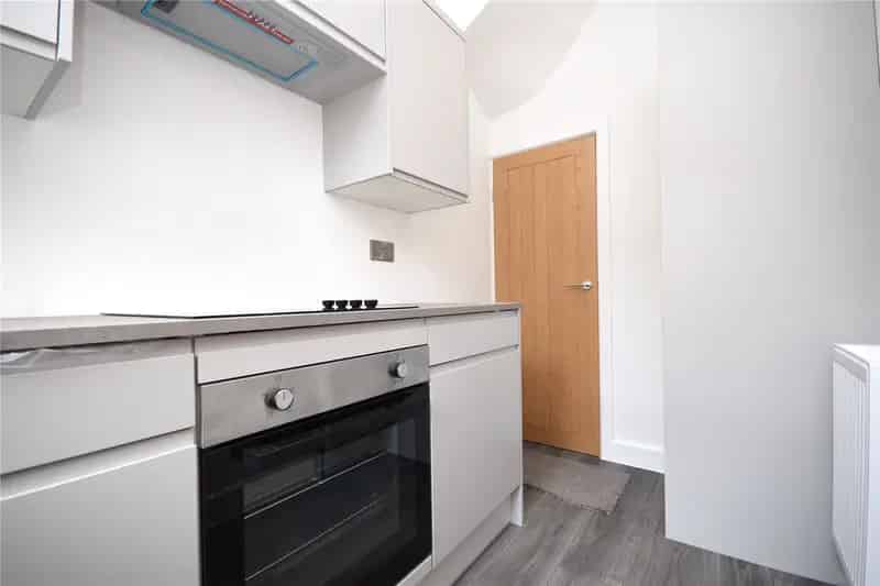 Two Bedroom Terraced House Near Bramley Station