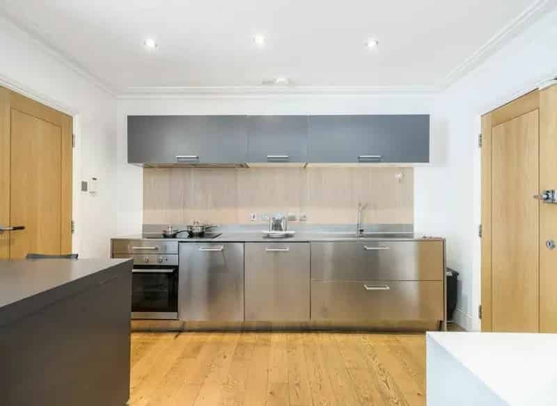 Studio Apartment near Royal Oak - Modern & Well-Equipped