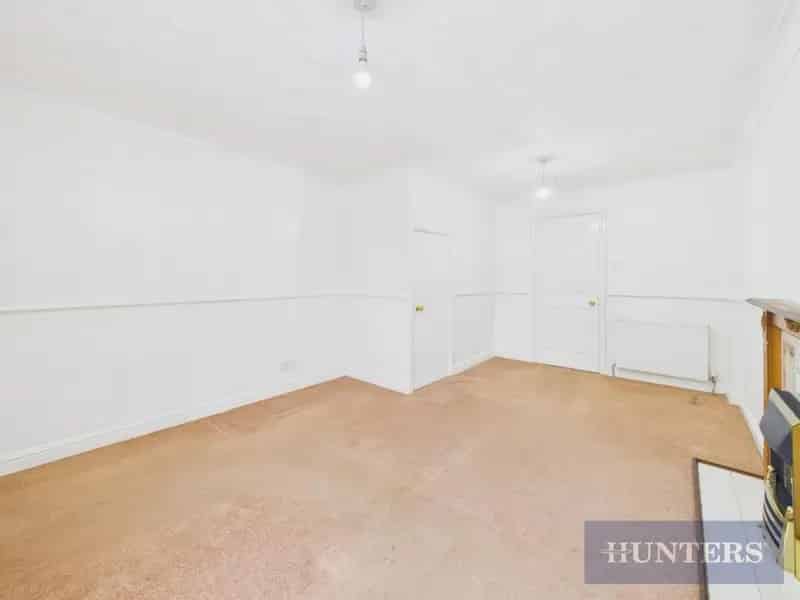 2 bedroom House
 For Sale 
Total Size: 643 SQ FT