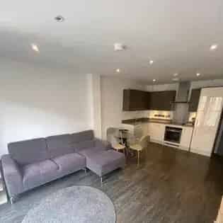 2 Bed 186m² Birmingham Apartment  Ensuite Parking Furnished