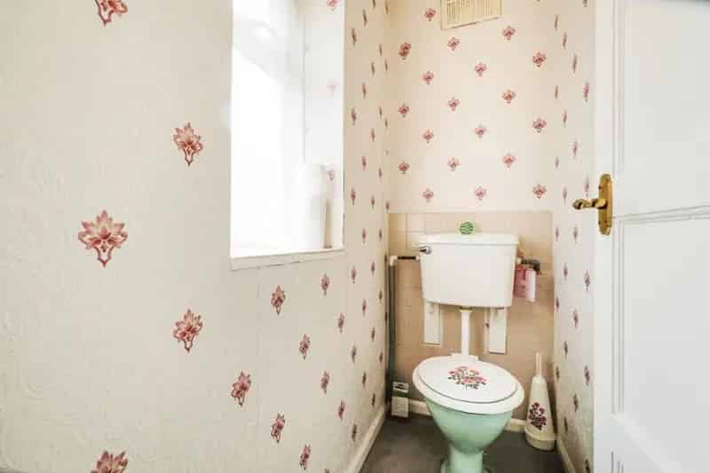 3 Bed Semi-Detached House For Sale No Onward Chain