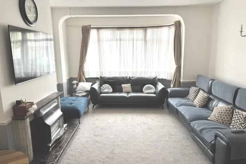 Three Bedroom House Leftley Estate Near Upney Barking Stations
