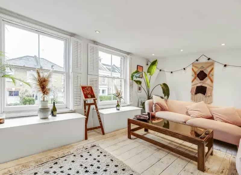 Three Bedroom Victorian Conversion with Roof Terrace