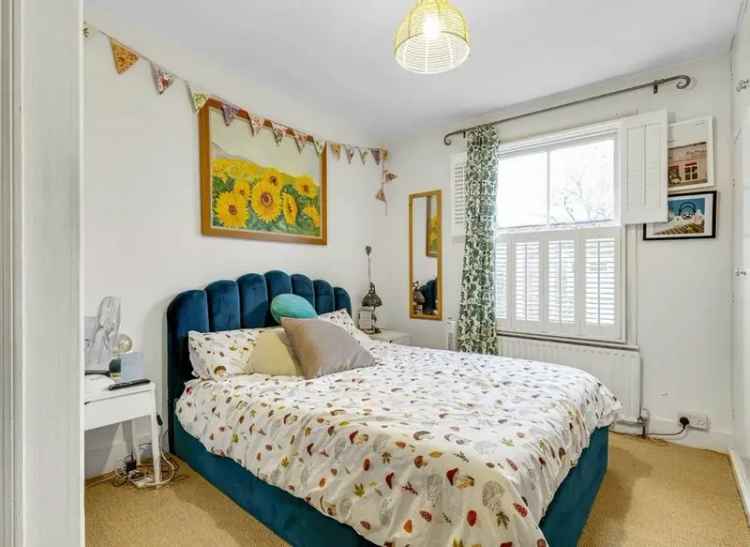 Three Bedroom Victorian Conversion with Roof Terrace