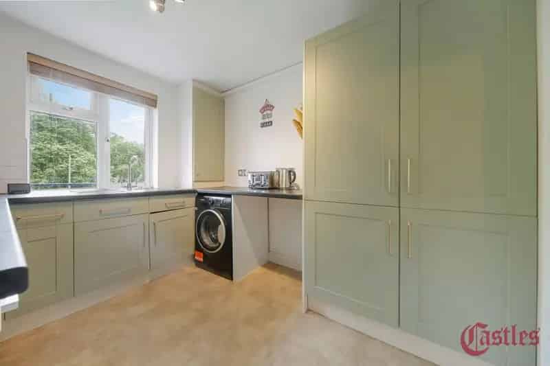 2 Bedroom Apartment Hackney Modern Spacious Park Views Excellent Transport