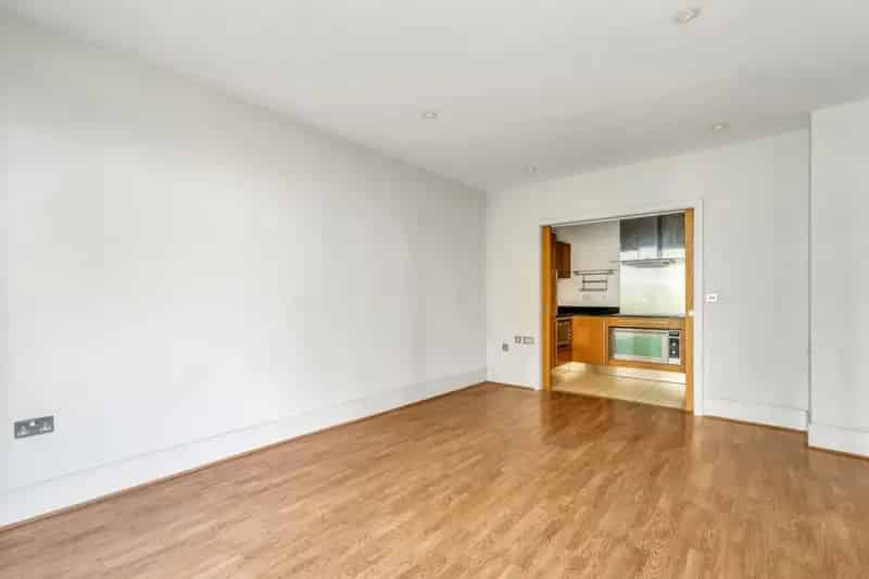 2 bedroom Flat
 For Sale