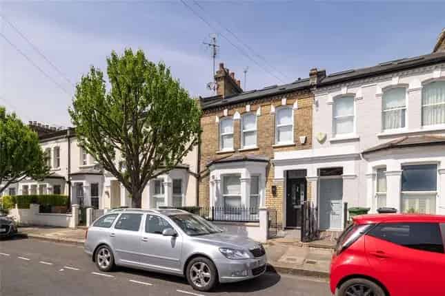 Four Bedroom Terraced House for Sale in London SW6