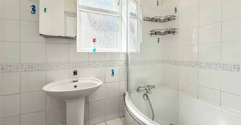 4 Bedroom House to Rent - Spacious Family Home with Garden and Garage