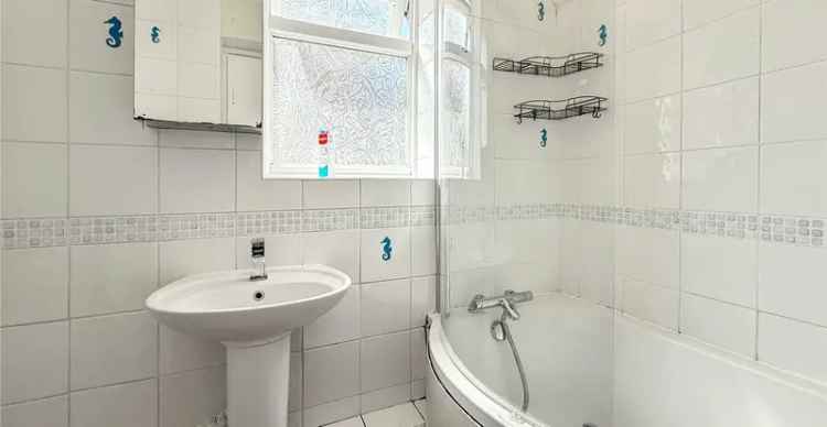 4 Bedroom House to Rent - Spacious Family Home with Garden and Garage