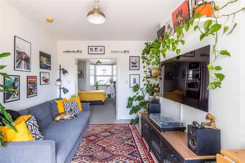 1 Bedroom Garden Flat for Sale Totterdown