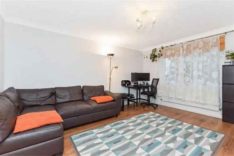 3 Bed House - End Terraced with 1 Reception Room