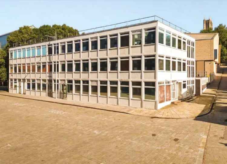 Office For Sale in Boston, England