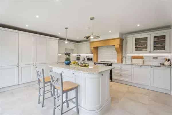 Impressive Family Home, 2400 Sqft, Four Bedrooms, Landscaped Garden, Chesham
