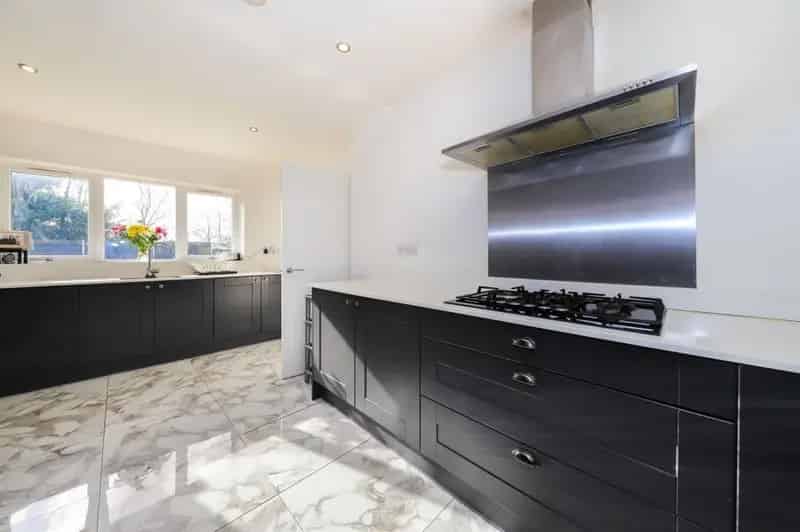 Extended 4 5 Bedroom Semi Detached Family Home With Gym