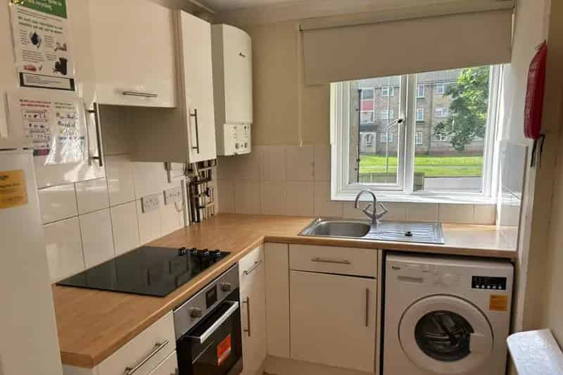 Studio Flat South Ham Basingstoke Town Centre Bus Links August 2025