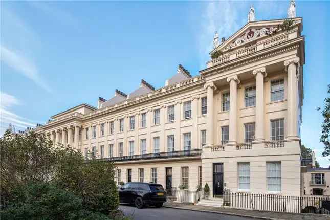 Flat for sale in Gloucester Gate, Regents Park, London NW1