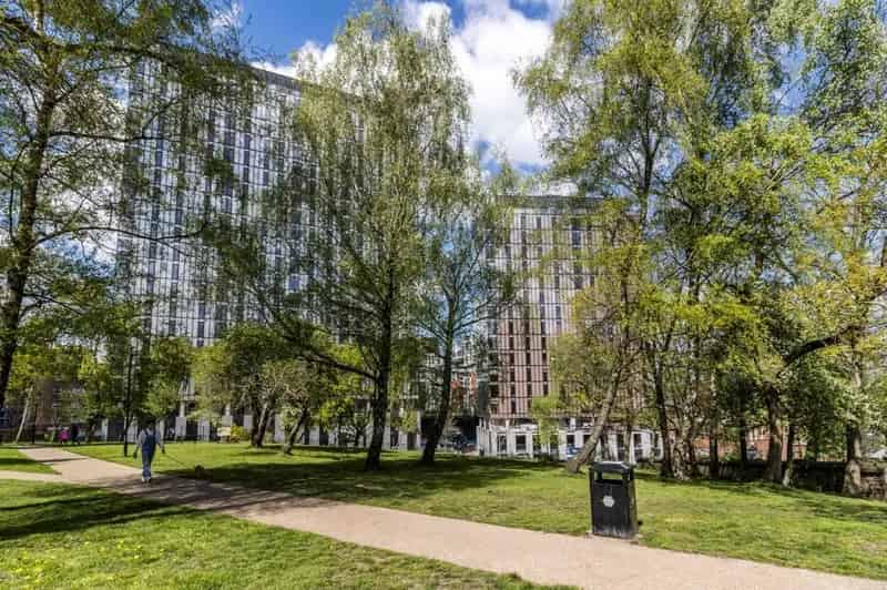 2 Bed Furnished Apartment Manchester The Gate Meadowside Gym Concierge