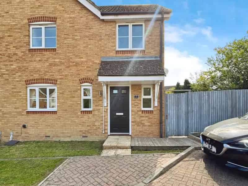 1 Bed House for Sale Ashford - Garden Parking No Chain