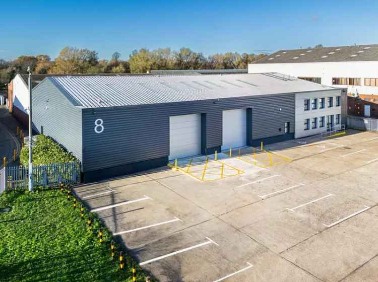 Semi Detached Modern Industrial Warehouse Unit Near Heathrow