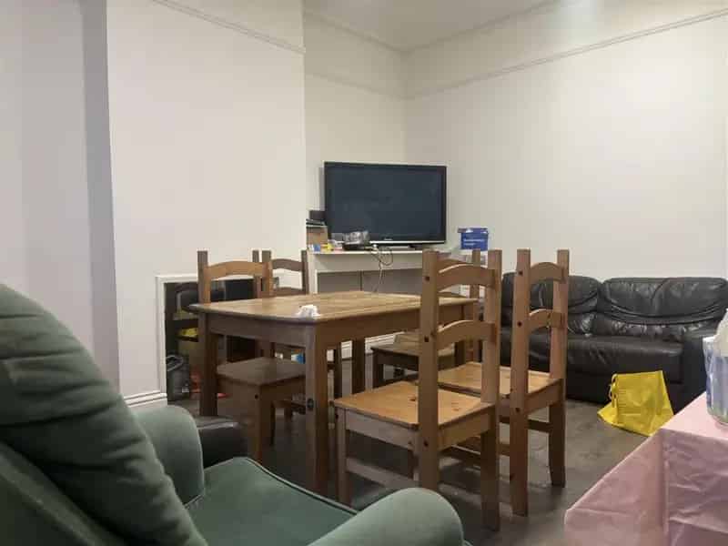 5 Bedroom Terraced House Near University of Birmingham