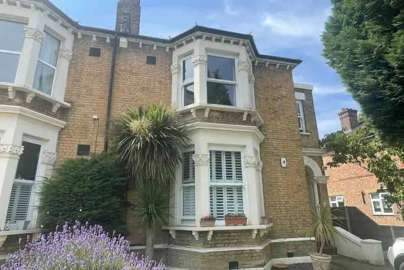 Family Home near Sydenham Station