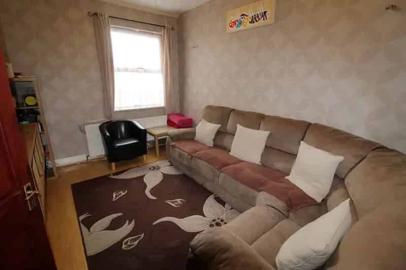 3 Bedroom Mid Terrace House Birmingham B10