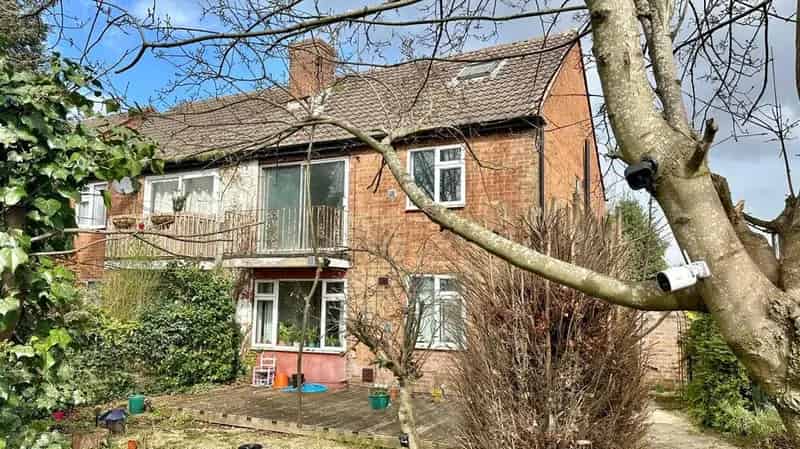 2 Bedroom Maisonette For Sale Stonehouse Estate Cash Buyers Only