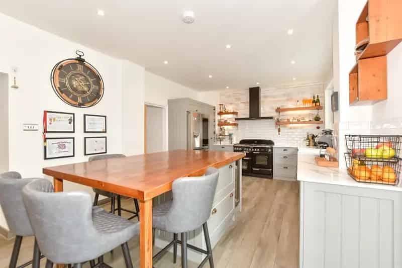 4 Bedroom Detached House for Sale Near Lympne