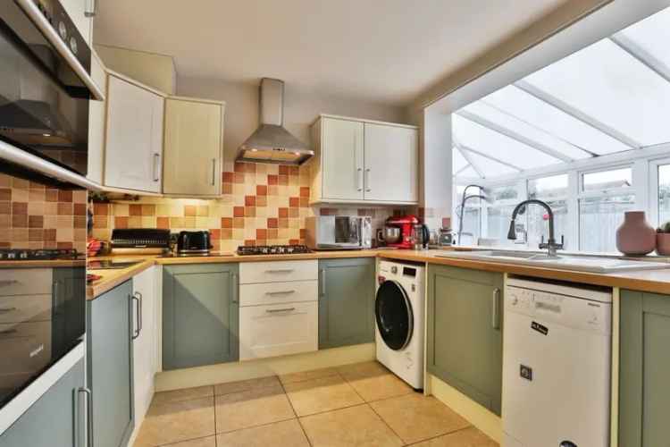 House For Sale in Marine Drive, New Forest, England