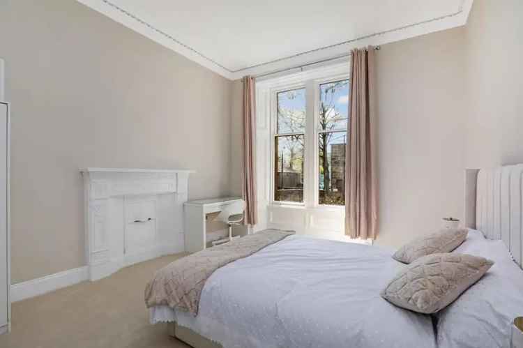 4 Bedroom Flat to Rent in Glasgow West End