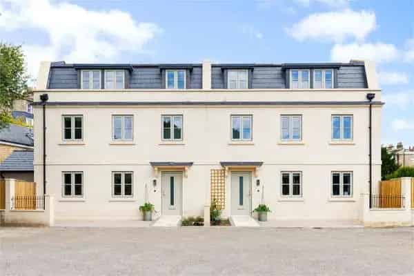 New Build Home in Bath - 3 Floors, 4 Bedrooms, Private Garden