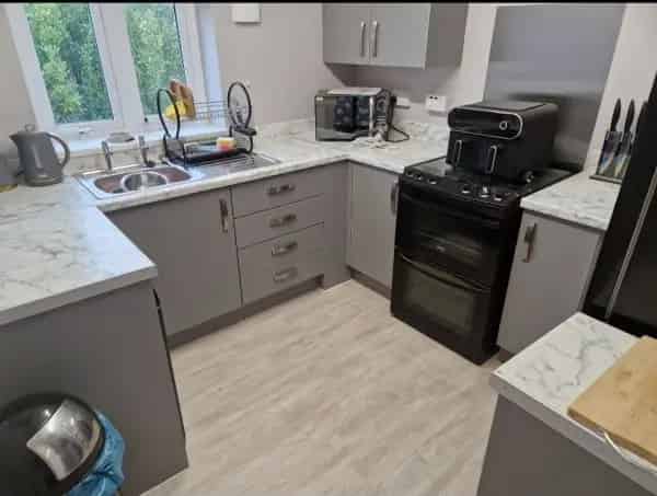 2 Bed Maisonette with Garden Near Family