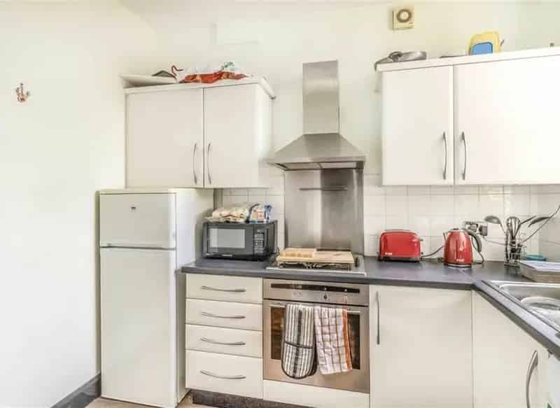 2 Bed Period Conversion Lee High Road Off Street Parking