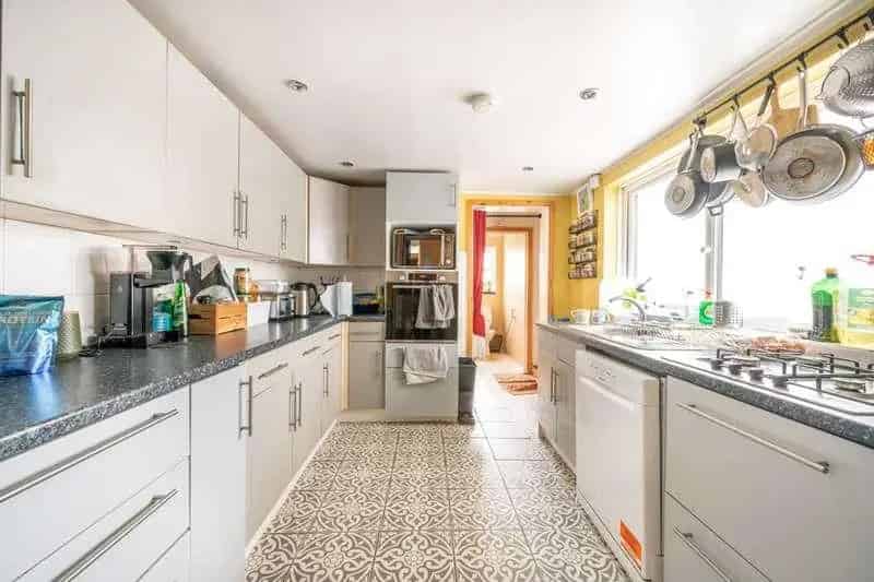 2 Bed House for Sale Near Westfield