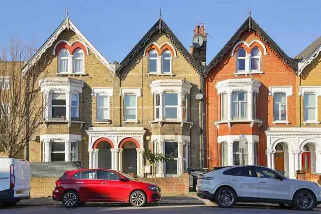 Terraced house to rent in Upper Tollington Park, London N4