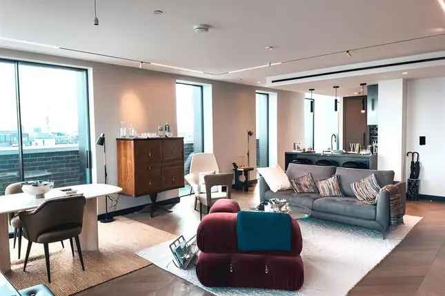 Luxury 2-Bed Penthouse Apartment Fitzrovia London