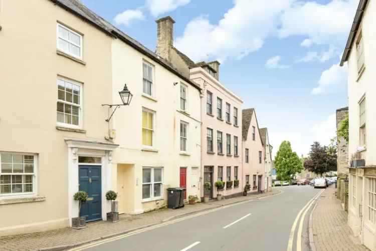 2 Bedroom Cottage to Rent in Tetbury Town Centre